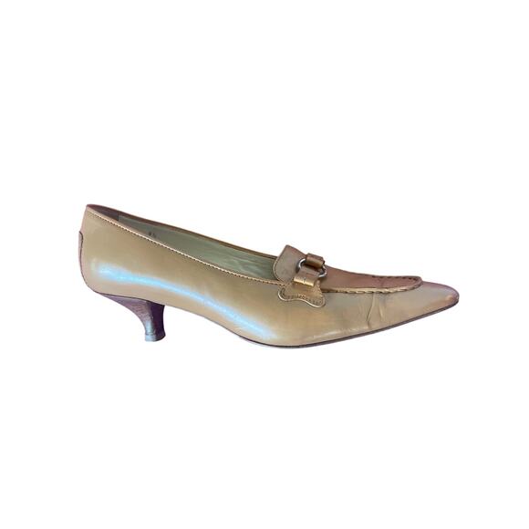 TOD'S Leather Kitten Heel Shoe Loafer Pump Size 9.5 Low Heel Camel COMFORTABLE - Picture 1 of 7